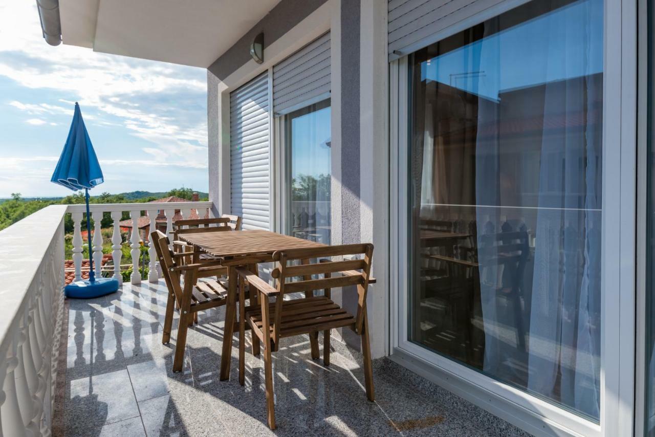Ferienhaus Bucic Buje Luaran gambar