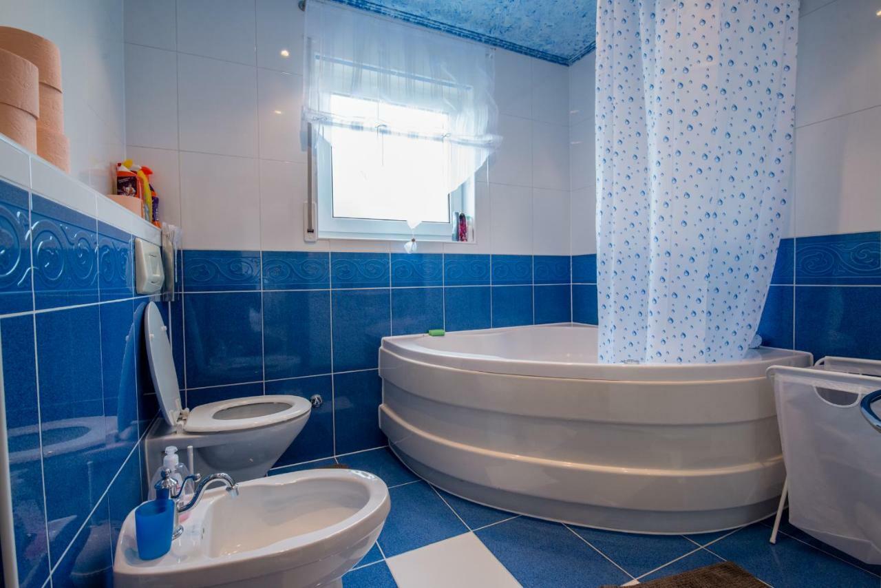 Ferienhaus Bucic Buje Luaran gambar