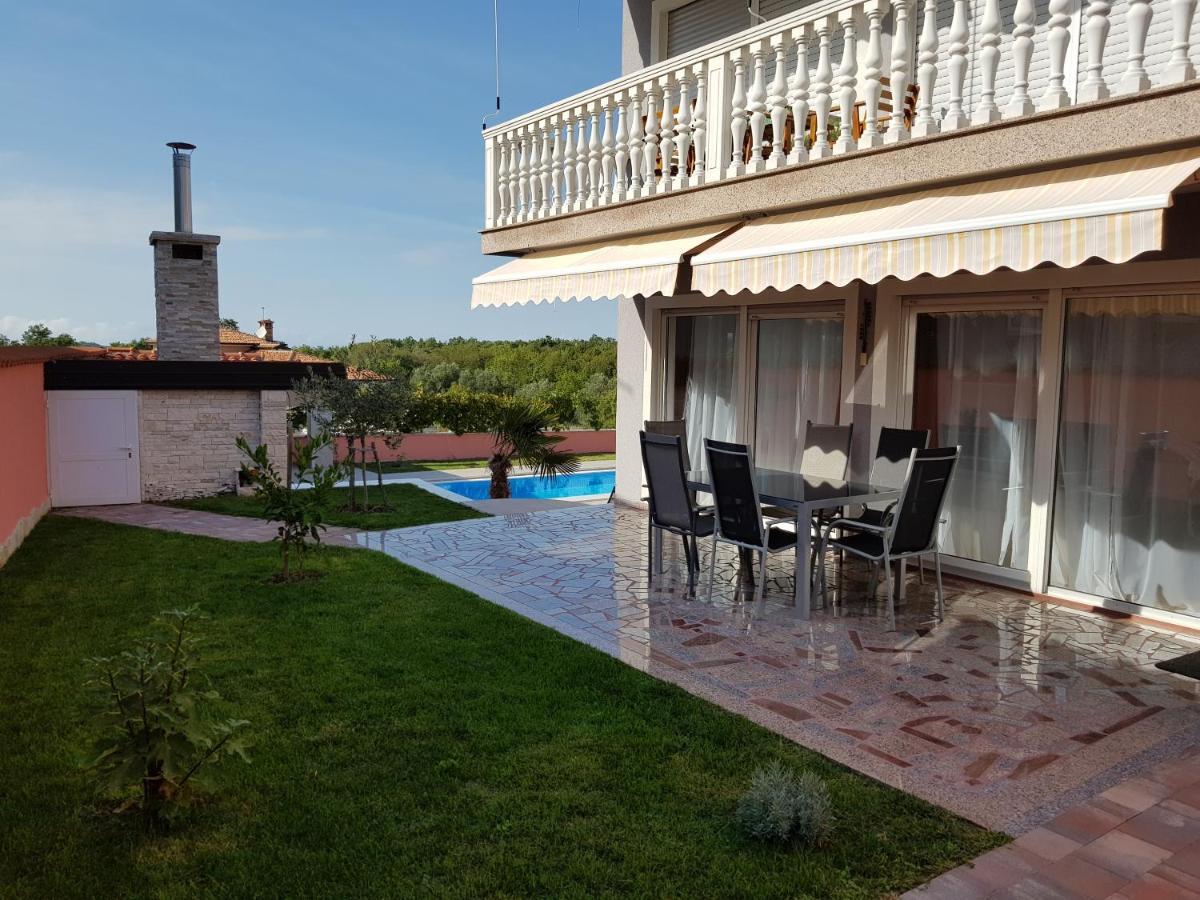 Ferienhaus Bucic Buje Luaran gambar
