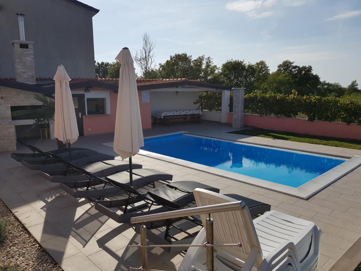 Ferienhaus Bucic Buje Luaran gambar