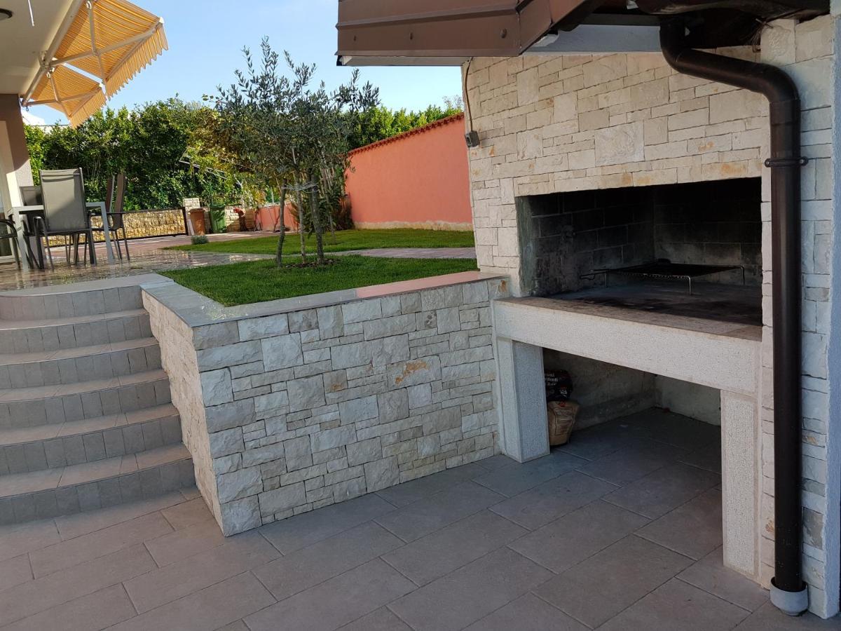 Ferienhaus Bucic Buje Luaran gambar